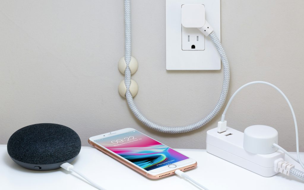 Plug socket with items charging